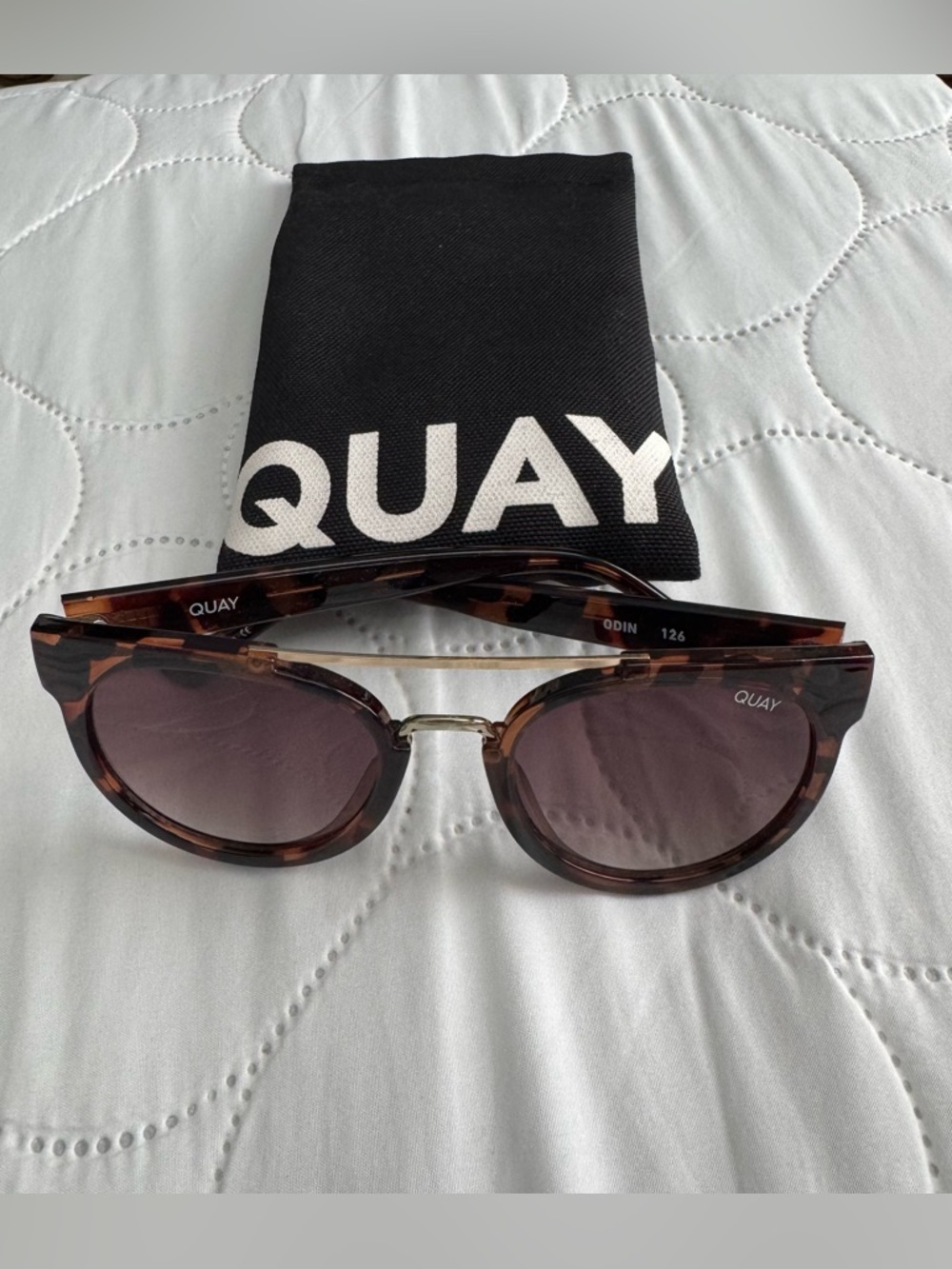 QUAY Tortoise Shell Sungasses